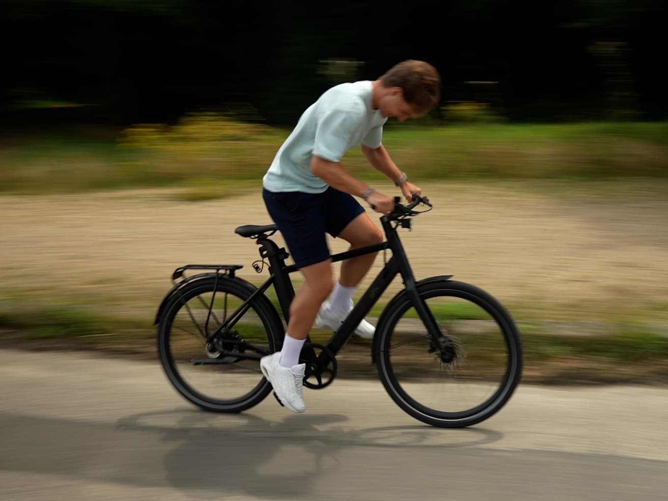 Fougueux, pratique et bon marché: on a testé le vélo électrique de Lidl