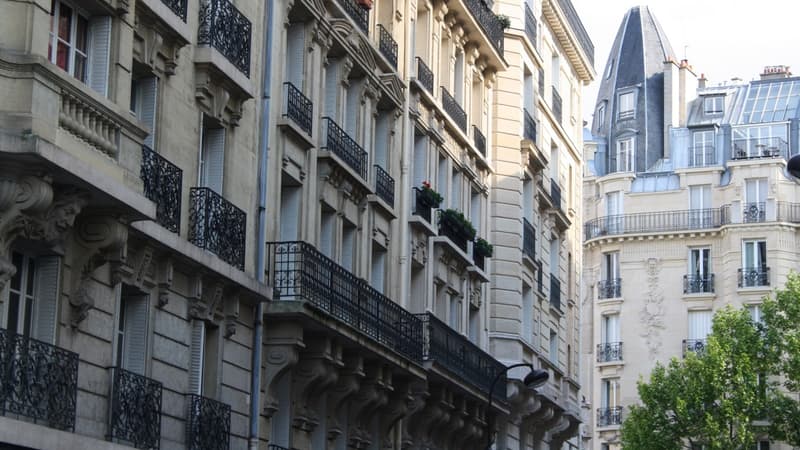 Vue de la rue Poussin, dans le 16e arrondissement de Paris.