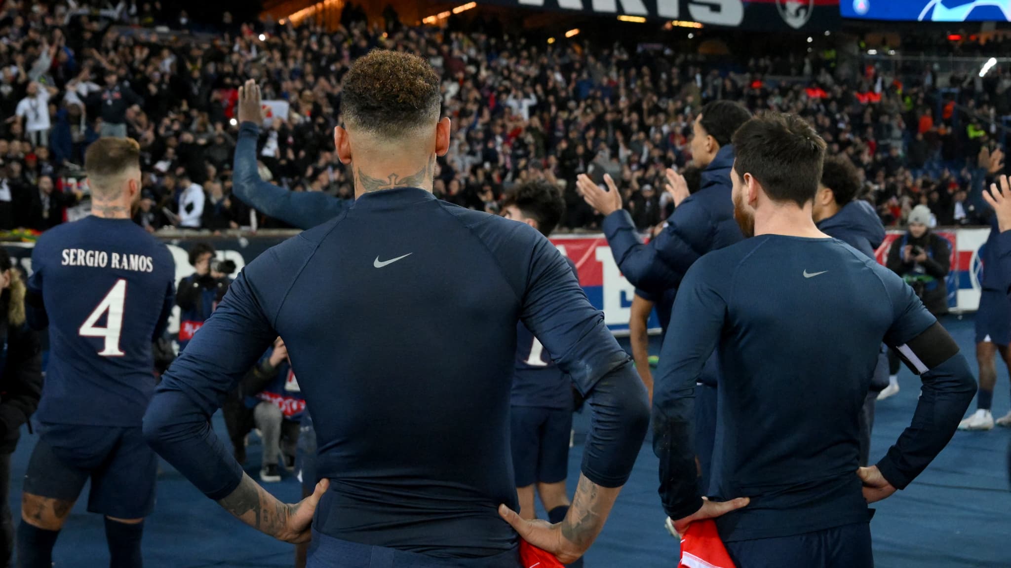 Messi et Neymar sont allés voir les supporters parisiens