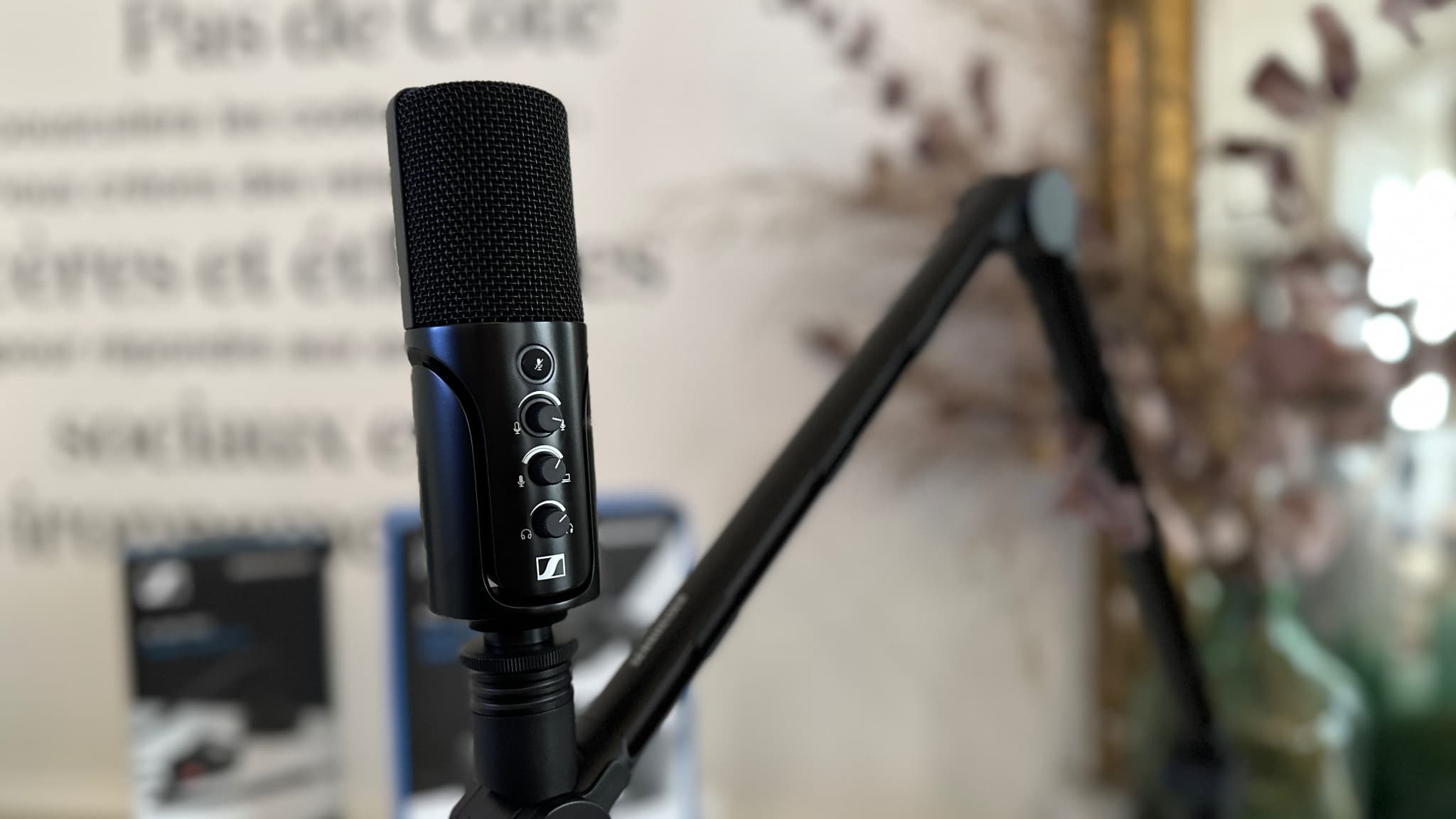 Le Profile USB Microphone de Sennheiser mise sur des boutons faciles d'accès et d'utilisation