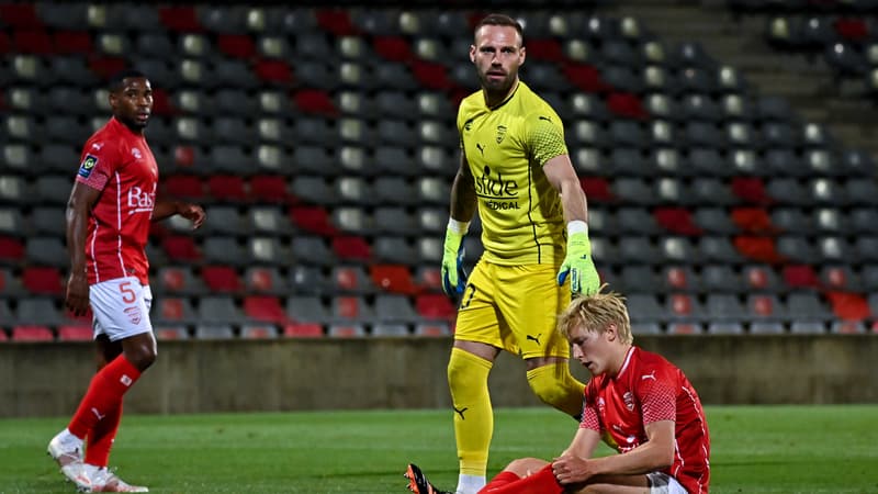 Ligue 1: Nîmes relégué, suspense total pour la place de barragiste