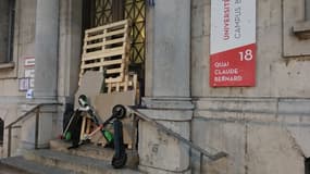 Les étudiants ont bloqué les accès de l'université Lyon 2.