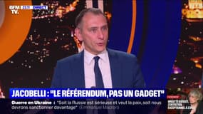 Pour Laurent Jacobelli (RN), "le référendum ce n'est pas un gadget pour redorer le blason terni d'un président de la République"