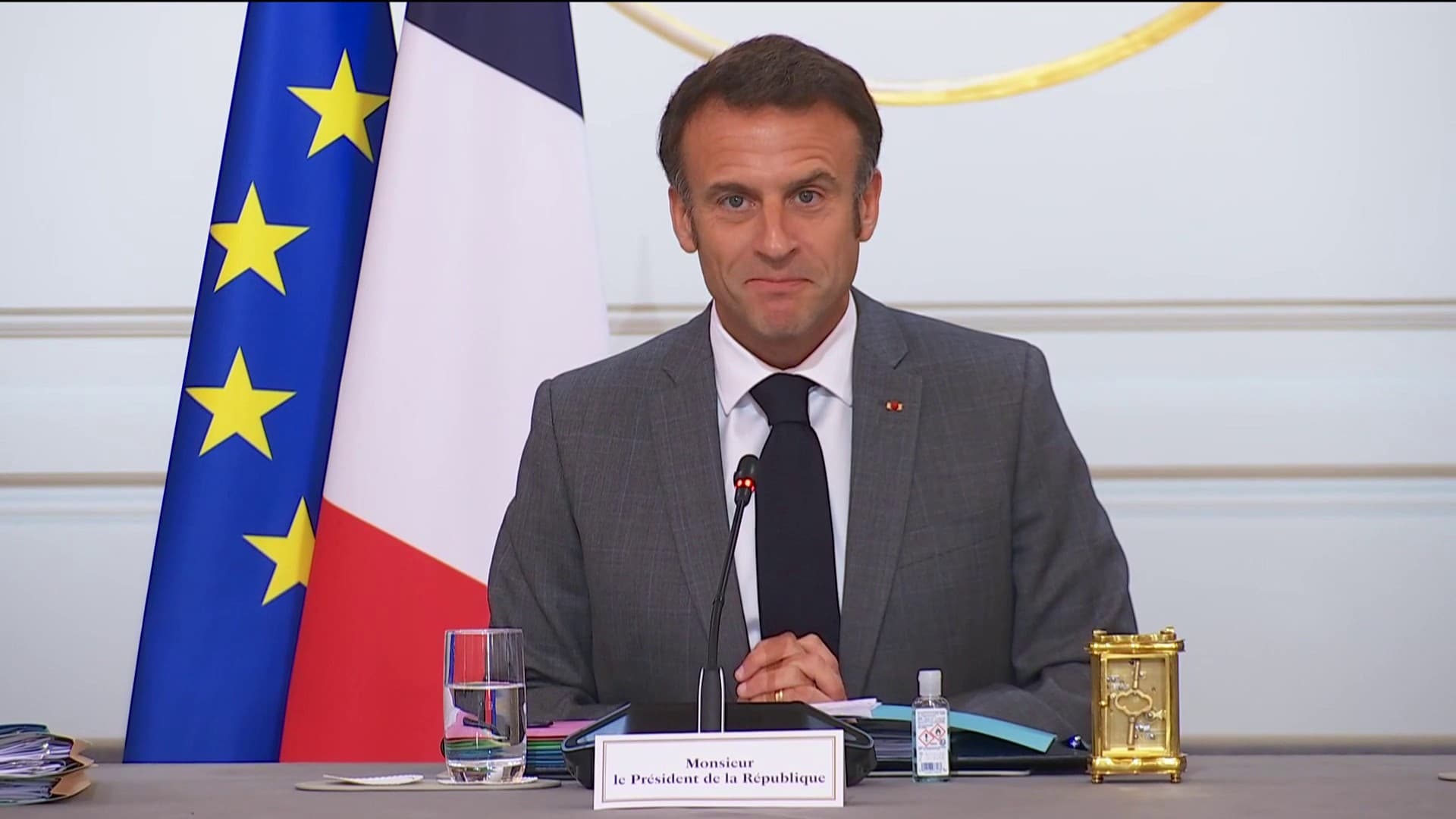 Retraites Et 49.3: Macron Dit Utiliser La Constitution Avec "exigence ...