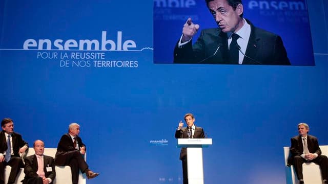Nicolas Sarkozy s'est engagé à négocier auprès de la Commission européenne un allègement des charges pour les agriculteurs, lors d'une intervention jeudi au congrès annuel de la Fédération nationale des syndicats d'exploitants agricoles (FNSEA) à Montpell