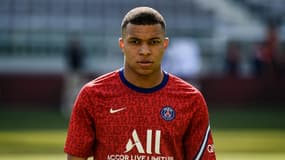 L'attaquant du PSG Kylian Mbappé avant le match de championnat à Metz, le 24 avril 2021   