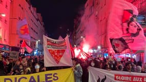 Le cortège de la marche féministe "radicale" du vendredi 7 mars 2025, à la veille de la Journée internationale des droits des femmes à Paris.
