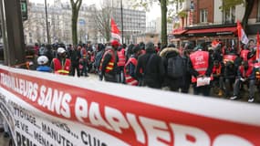 Les travailleurs sans-papiers demandent la régularisation