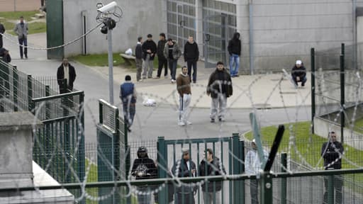 Le centre de rétention du Mesnil-Amelot