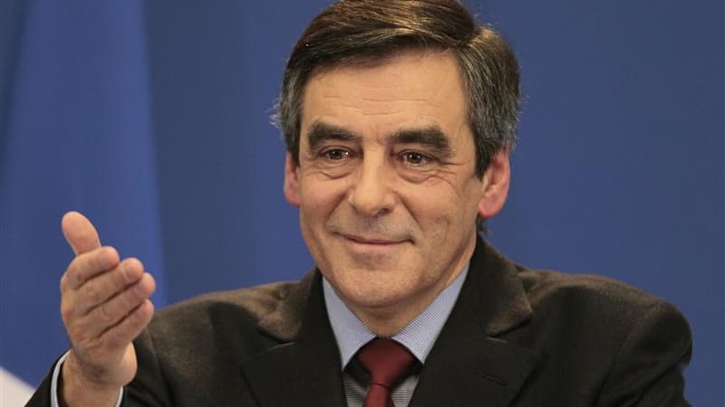 L'ancien Premier ministre François Fillon a confirmé samedi sur son compte Twitter et dans une interview au "Journal du dimanche" qu'il serait candidat à la présidence de l'UMP. /Photo prise le 30 janvier 2012/REUTERS/Charles Platiau