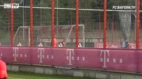 Arturo Vidal marque un but... sur un autre terrain