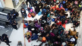 Des réfugiés à la gare centrale de Salzbourg, en Autriche, le 16 septembre 2015.