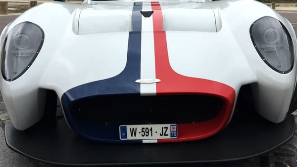 "Le principe de la marque est de créer des styles différents selon chaque modèle, pas de créer la 2e version d’un modèle déjà existant, nous confie Anthony Jannarelly. La 2 sera donc complètement différente". "Le principe de la marque est de créer des styles différents selon chaque modèle, pas de créer la 2e version d’un modèle déjà existant, nous confie Anthony Jannarelly. La 2 sera donc complètement différente".