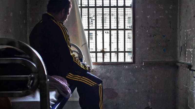 Un détenu dans sa cellule de la prison des Baumettes, à Marseille, en décembre 2012.