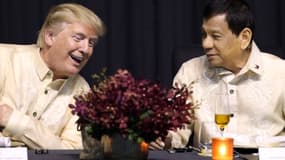 Donald Trump et Rodrigo Duterte, le 12 novembre, à Manille. 
