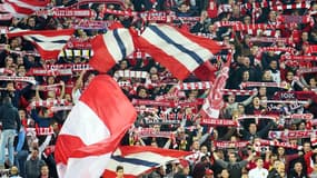 L'Alliance Lilloise, "regroupement informel de sections de supporters lillois", lance une pétition pour sauver le club.