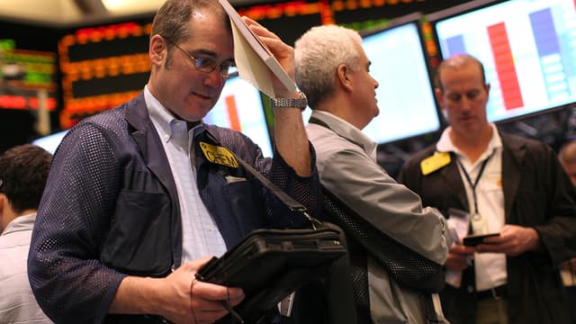 Plongeon à l'ouverture, dans le sillage des prix du pétrole et des autres mauvaises nouvelles du jour... le CAC40 est désormais en configuration de marché fortement négative.
