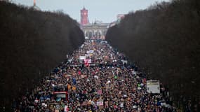Mobilisation massive en Allemagne contre l'extrême droite à Berlin, le 2 février 2025