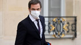 Le ministre de la Santé Olivier Véran quitte le palais de l'Elysée, le 20 janvier 2021.