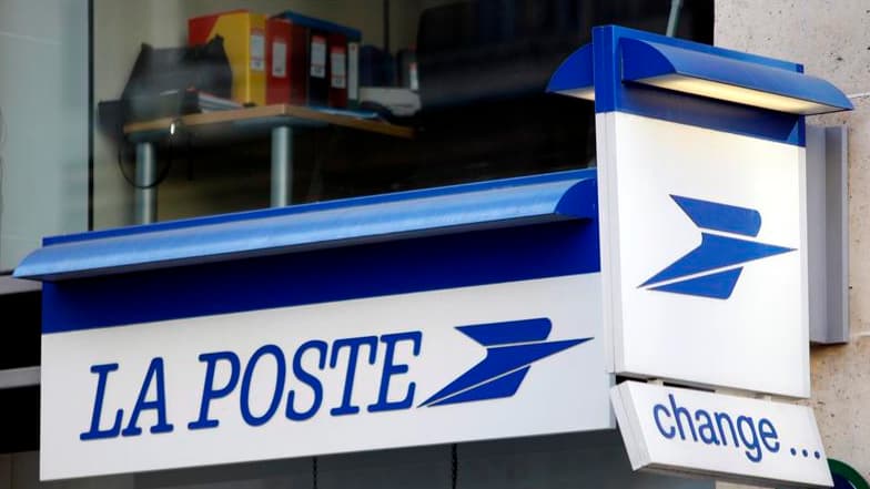 Dix jours après le suicide d'un cadre de la Poste à Rennes, un postier a été retrouvé pendu sur son lieu de travail à Tregunc, dans le Finistère. /Photo d'archives/REUTERS