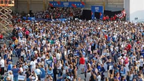 Le 7 août 2024, Kamala Harris et Tim Walz tenaient un meeting sur le tarmac de l’aéroport de Detroit, dans le Michigan. 