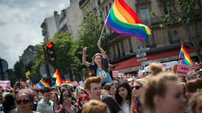 En juin dernier, des dizaines de milliers de personnes avaient participé à la gay pride de Paris.