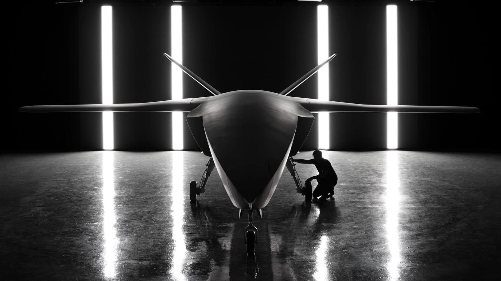 IL N'Y A PAS QUE LES AMÉRICAINS: LA START-UP HELSING DÉVOILE UN DRONE DE COMBAT "MADE IN EUROPE" QUI ACCOMPAGNERA LES AVIONS DE CHASSE