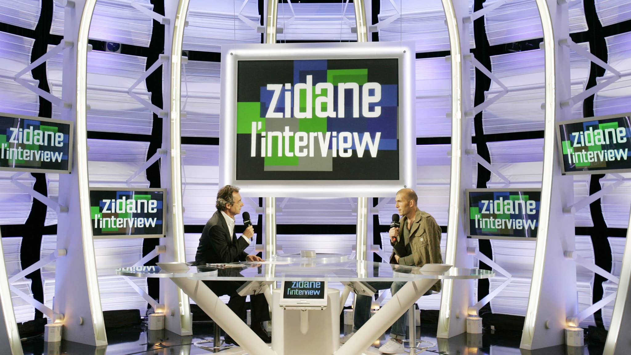Zinédine Zidane sur le plateau de Canal+, le 12 juillet 2006