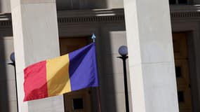 Un drapeau roumain, le 30 mars 2023 à Arlington, en Virginie. 