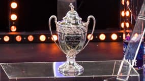 Le trophée de la Coupe de France lors d'un tirage au sort