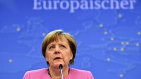 La chancelière allemande Angela Merkel donne une conférence de presse à l'issue d'un sommet européen à Bruxelles, le 19 février 2016