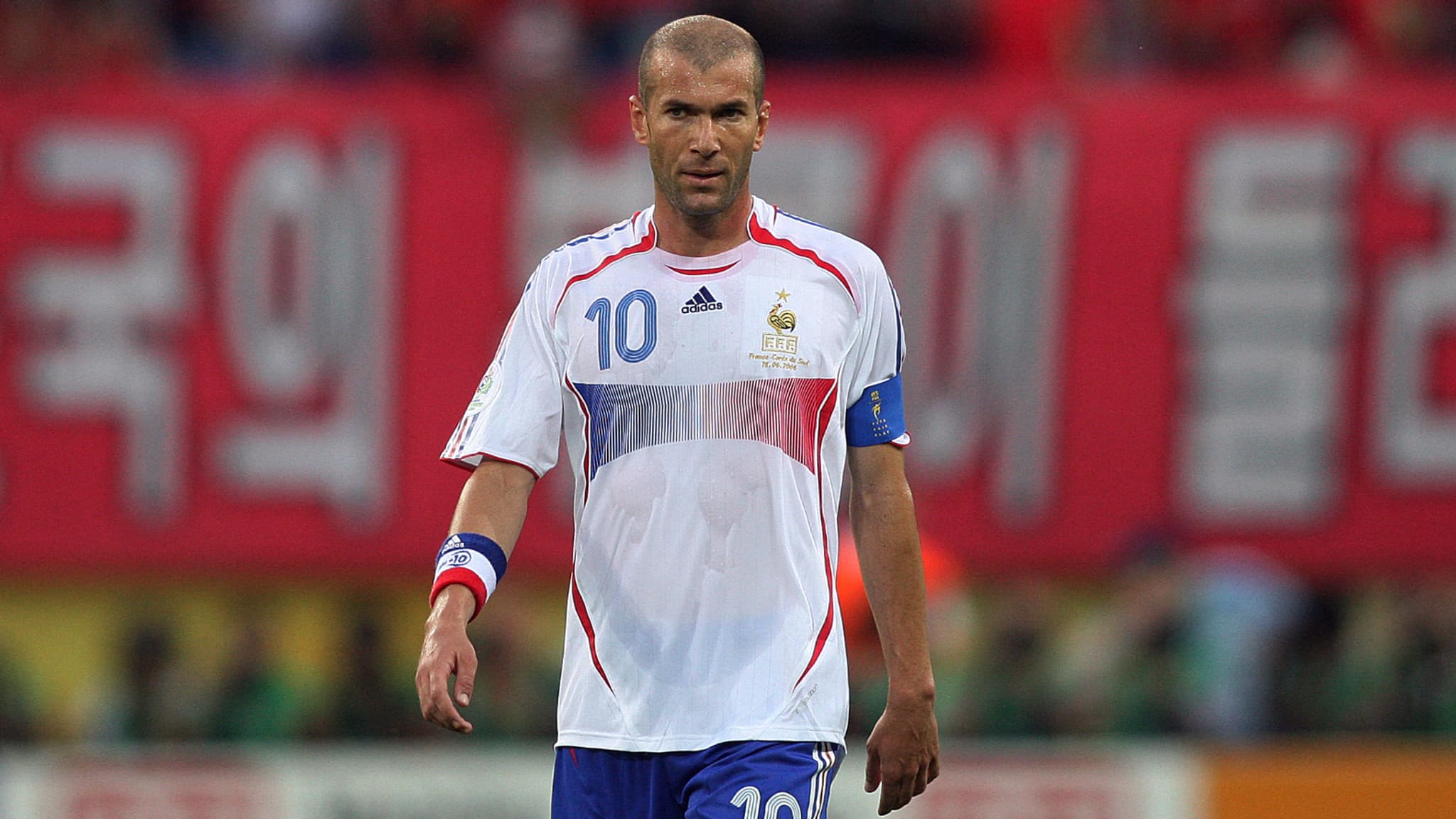 Zidane lors du match nul contre la Corée du Sud à Leipzig, en 2006 Zidane lors du match nul contre la Corée du Sud à Leipzig, en 2006