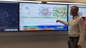 A partir des signaux transmis par ses terminaux en circulation ainsi que des informations transmis par les gestionnaires d'autoroutes, TomTom dispose d'une information trafic complète.