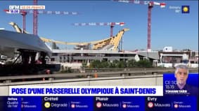 Pose d'une passerelle olympique à Saint-Denis