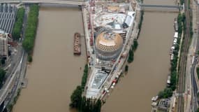 Une vue aérienne le 4 juin du chantier de la Cité musicale sur l'Ile Seguin, à Boulogne-Billancourt