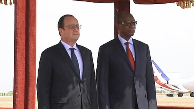 Les présidents français et guinéen, à Conakry, le 28 novembre 2014.