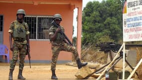 Soldats camerounais à Garoua Boulaï le 13 mars 2014.