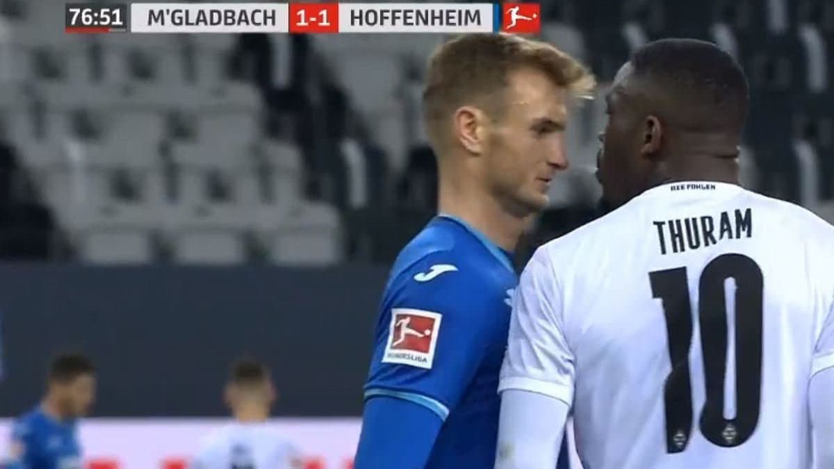 Le crachat de Thuram sur Posch Le crachat de Thuram sur Posch