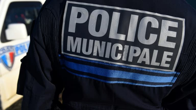 Deux policiers municipaux ont été pris à partie par une dizaine de personnes mardi soir à Saint-Denis. (Photo d'illustration)