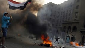 Des affrontements ont à nouveau éclaté au Caire, le 6 octobre, faisant plusieurs dizaines de morts.
