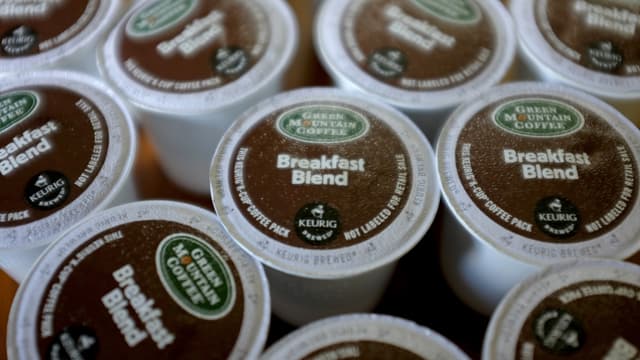 Les K-cup, ces capsules notamment utilisées pour les machines à café Nespresso, ne sont ni biodégradables, ni facilement recyclables, ni réutilisables.