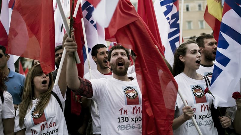 Manifestation dans les rues d'Athènes le 8 mai.