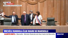 Marseille: élue maire, Michèle Rubirola revêt l'écharpe tricolore