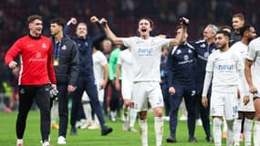 Des joueurs de l'Union Saint-Gilloise célèbrent une victoire en Ligue des champions contre Galatasaray, le 25 novembre 2025