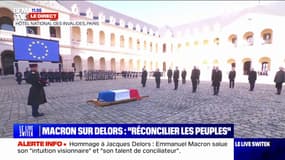 L'Ode à la Joie, hymne européen, résonne dans la cour des Invalides en hommage à Jacques Delors