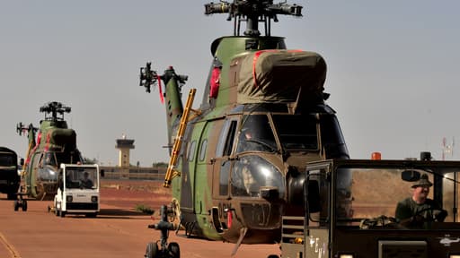 Des hommes continuent à se mettre en place, avec des hélicoptères", a indiqué le colonel Thierry Burkhard, porte-parole de l'état-major.