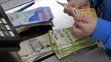 Le gouvernement argentin a imposé dimanche un contrôle des changes aux entreprises et particuliers.