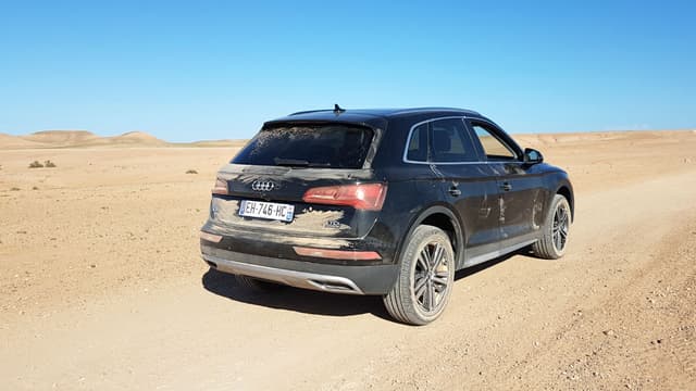 L'Audi Q5 sur les pistes du désert marocain, le SUV en version quattro peut-il jouer au tout-terrain?
