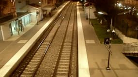 La SNCF locale avait envisagé d'installer sur une partie des quais de la gare de Sainte-Marthe des lumières bleues. Les réactions ont été virulentes.