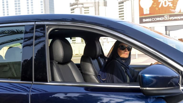 Une femme saoudienne au volant